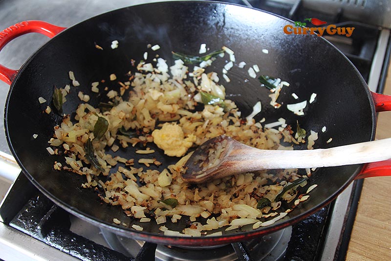 Frying onions for sauce