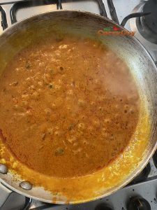 Simmering chicken chilli garlic sauce