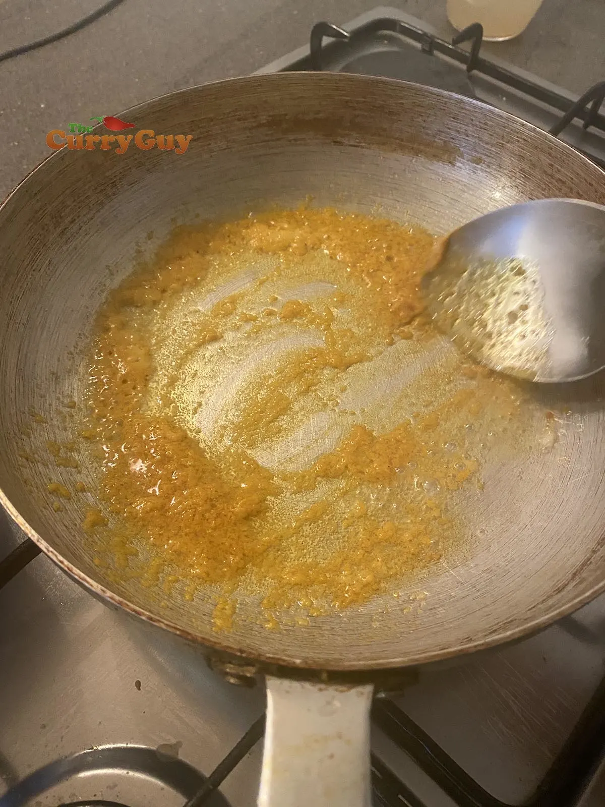 Frying turmeric