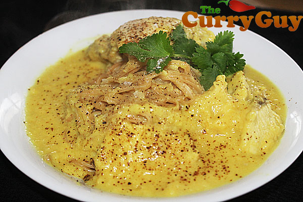 Chicken curry with onions and spices