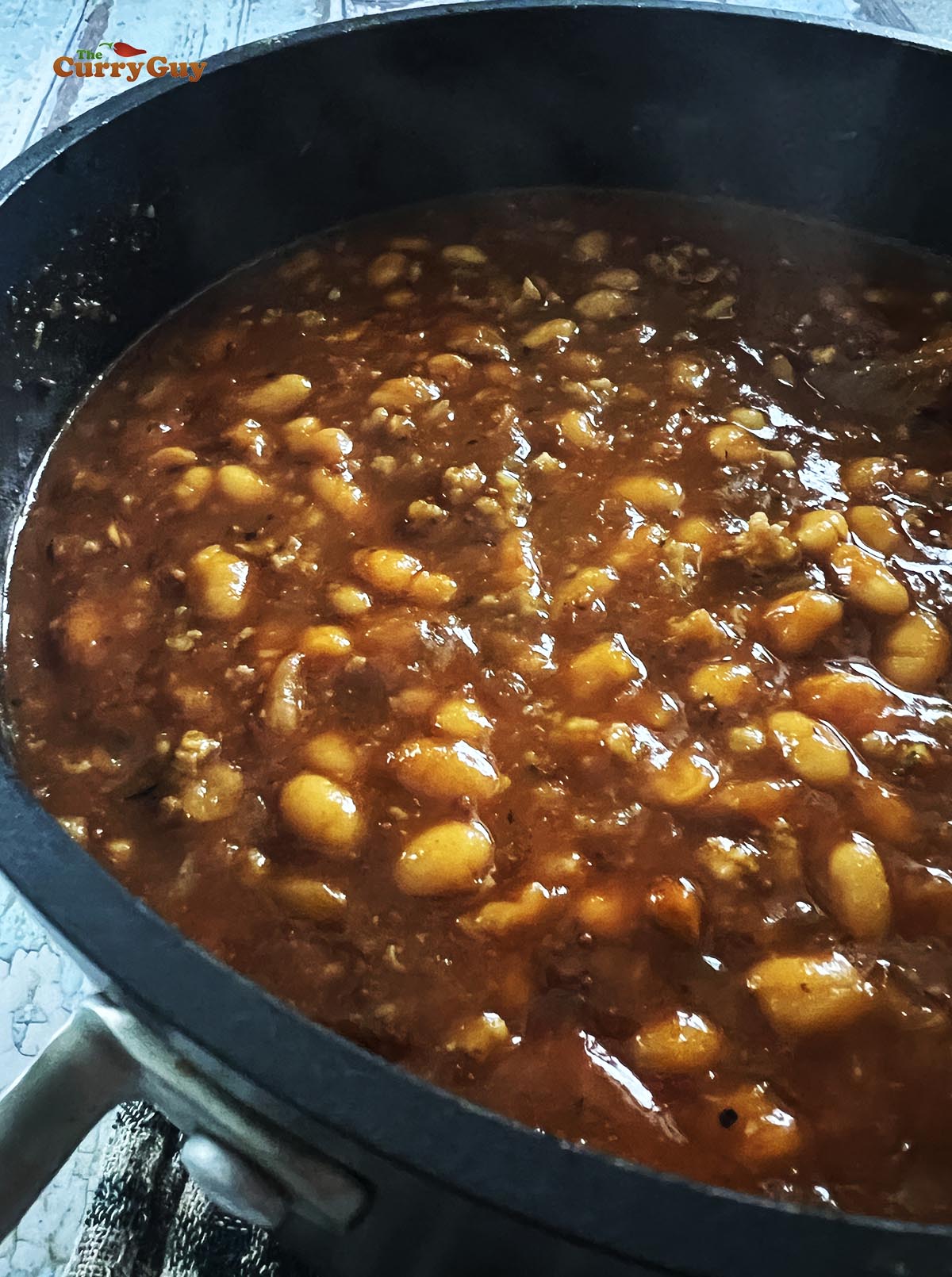 Barbecued baked beans