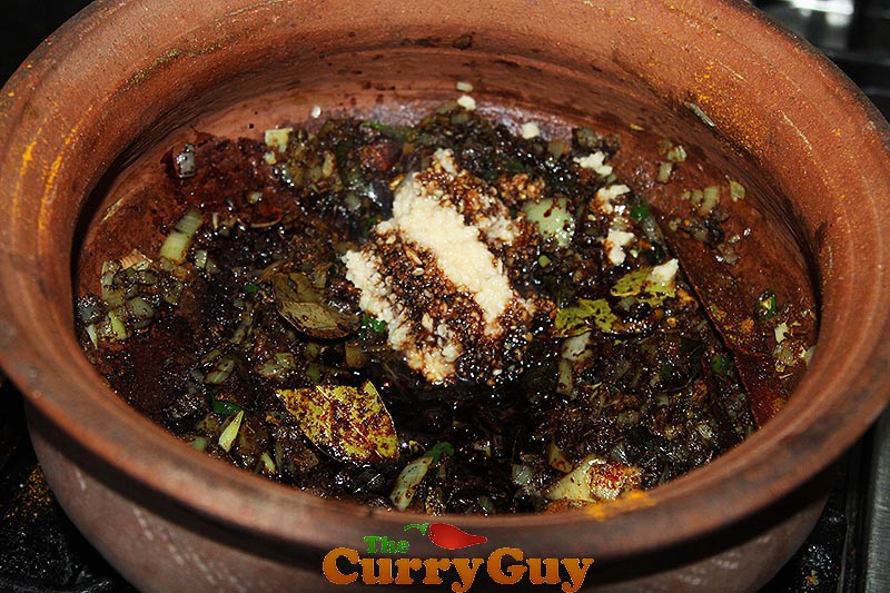Sri Lankan Black Pepper Chicken Curry | The Curry Guy
