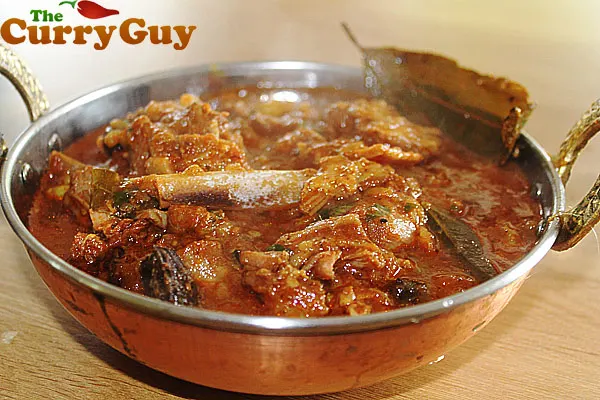 How To Make Goat Paya - A Tasty Pakistani Goat Curry
