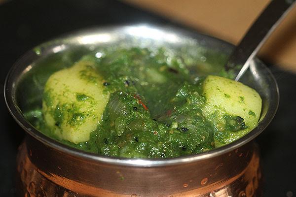How To Make Saag Aloo Curry