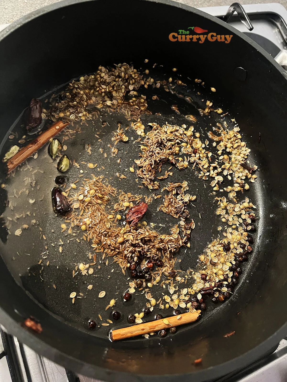 Infusing spices in oil