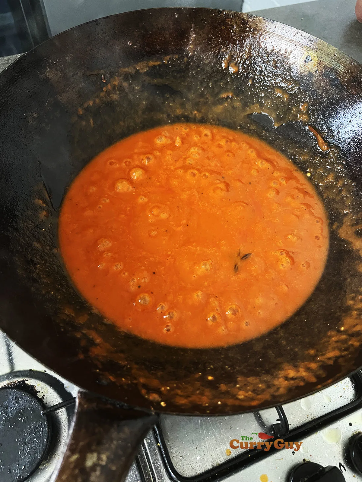 Simmering curry sauce