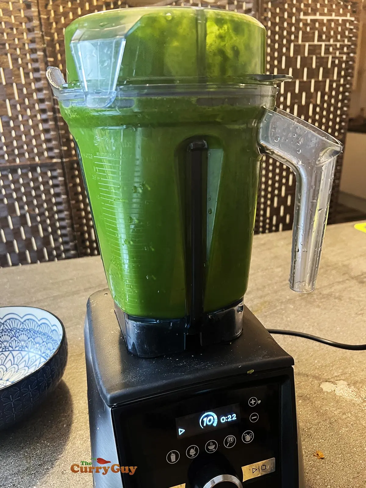 Blending spinach puree