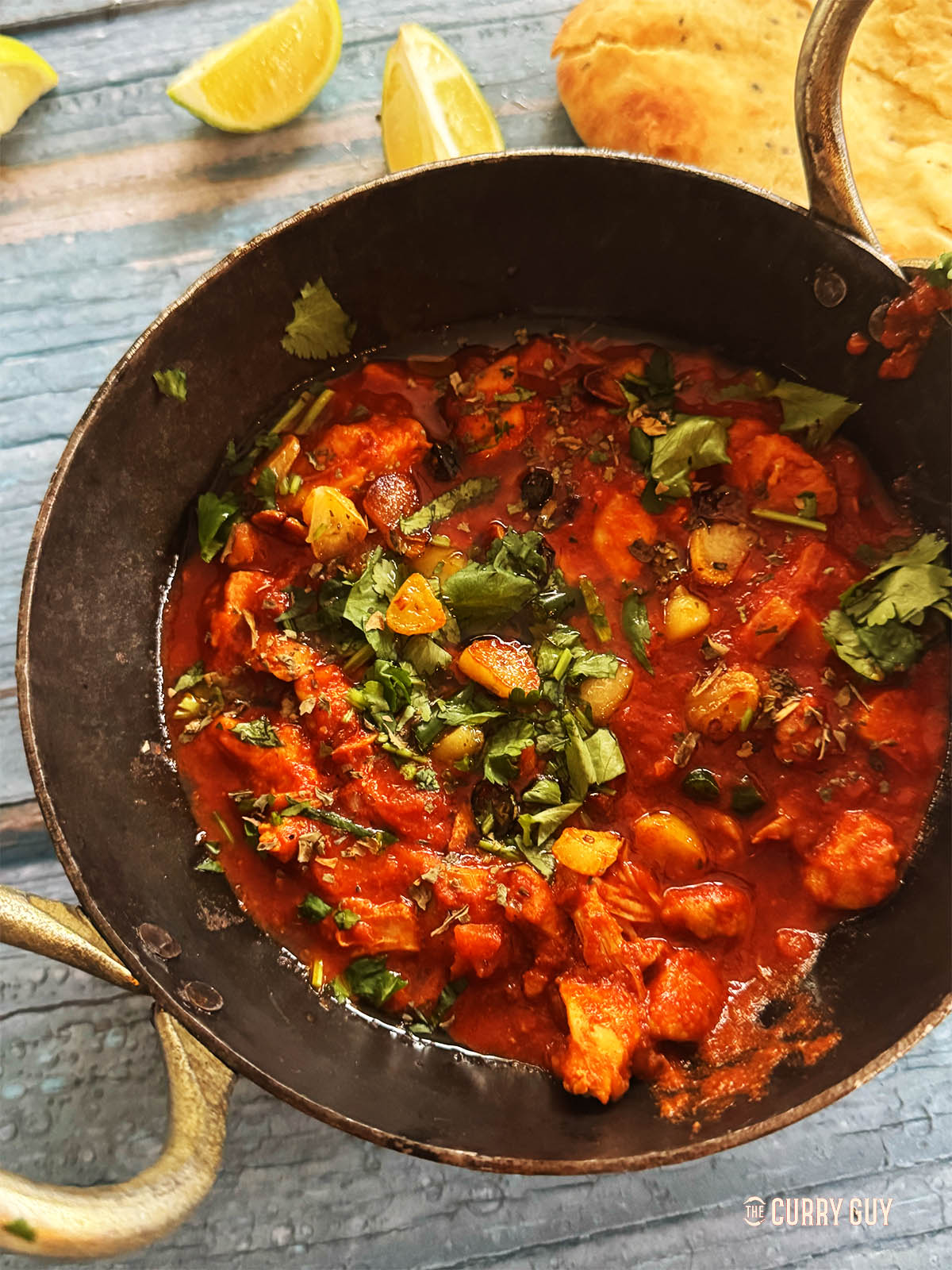 Slow cooker chicken chilli garlic curry